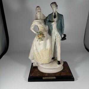 Vintage Serie Valentino Wedding Couple Bride Groom Figurine by‎ Miriam Italy